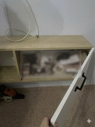 Mueble TV flotante madera y blanco