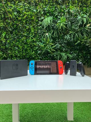 ¡COMO NUEVA! Nintendo switch con accesorios