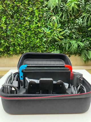 ¡COMO NUEVA! Nintendo switch con accesorios