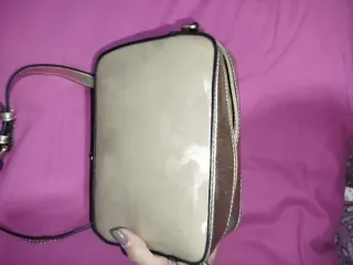 Bolso dorado serpiente metalizado