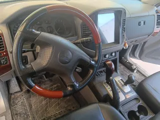 Mitsubishi Montero 2006