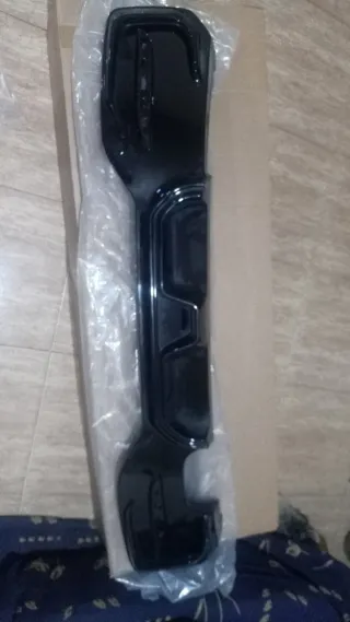 Difusor trasero BMW Serie 1 Negro Brillo