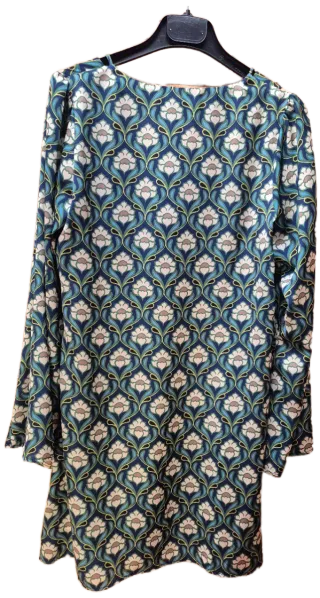 Vestido corto, estampado, manga larga