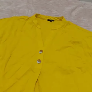 Camisa amarilla manga corta talla XL