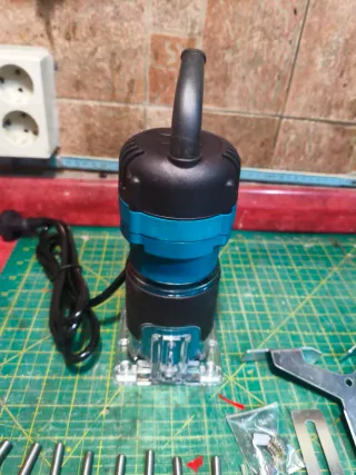 Fresadora de Taller con accesorios y set de 15 Fre