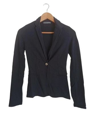 Americana elástica con hombreras azul marino