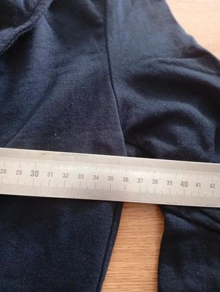 Americana elástica con hombreras azul marino