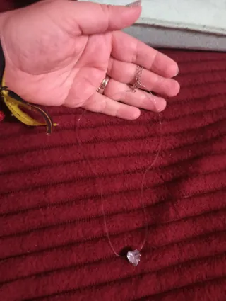 Collar invisible corazón rosa y plata