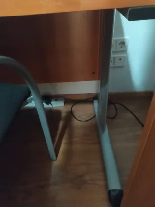 Escritorio esquinero madera, con cajonera