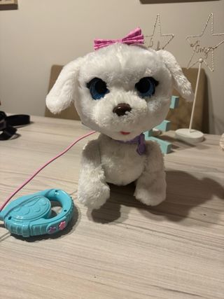 Perro de peluche interactivo con correa