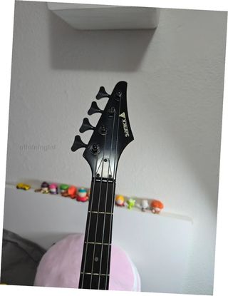 Bajo Eléctrico Negro