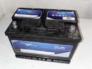 Batería Coche Techno Max 12V 71Ah 640A.