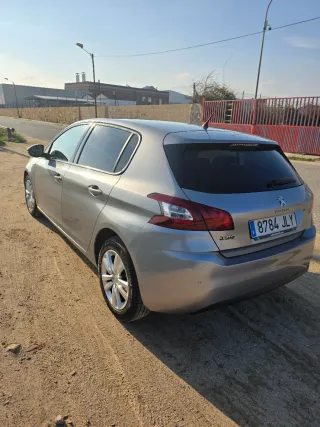 Peugeot 308 2016