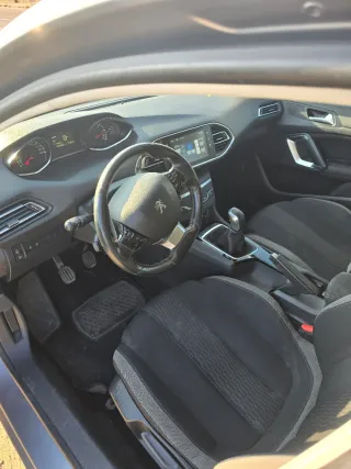 Peugeot 308 2016