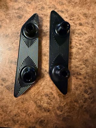 Tapas Espejos TMAX 2022