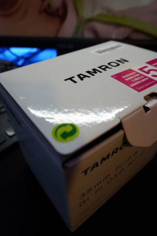 Objetivo Tamron 35mm f/2.8 para Sony FE e