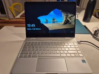 HP Spectre x360 13 i7 8GB 256GB WIN 10 c cargador
