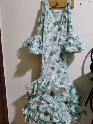Traje de gitana verde y blanco