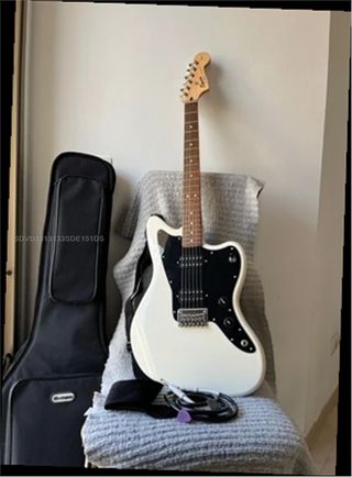 Guitarra Eléctrica Blanca Estilo Jazzmaster