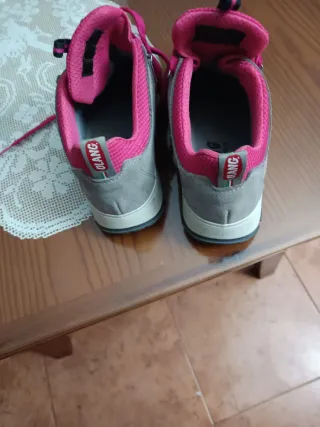Botas de montaña Olang grises y rosas,talla 7