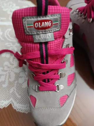 Botas de montaña Olang grises y rosas,talla 7