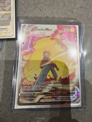 Pikachu VMAX Gigantamax TG17/TG30