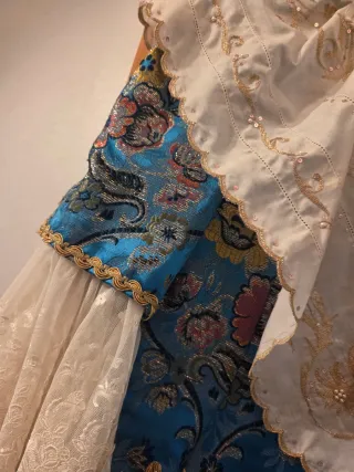 Traje de Fallera Azul y Multicolor