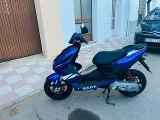 Yamaha Aerox 50 R Azul
