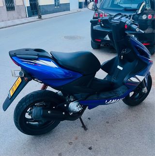 Yamaha Aerox 50 R Azul