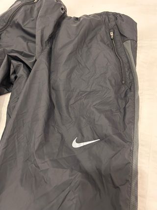 Pantalón deportivo Nike negro