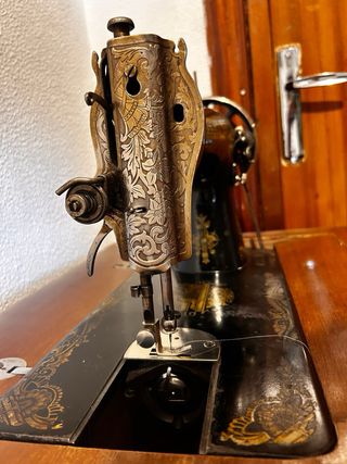 Máquina de coser Singer antigua