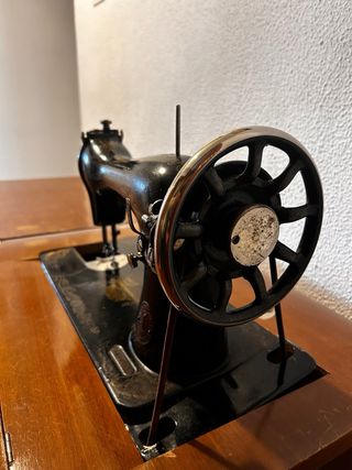 Máquina de coser Singer antigua