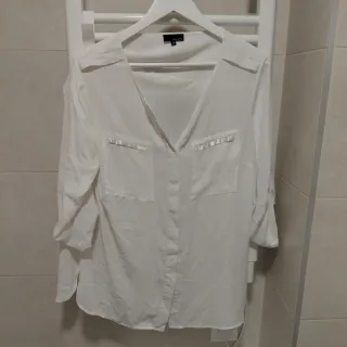 Camisa blanca vaporoso marca Couchel talla M