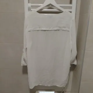 Camisa blanca vaporoso marca Couchel talla M