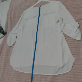 Camisa blanca vaporoso marca Couchel talla M