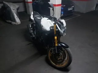Yamaha FZ8 pocos kms