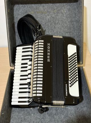 Acordeón Hohner 72 bajos