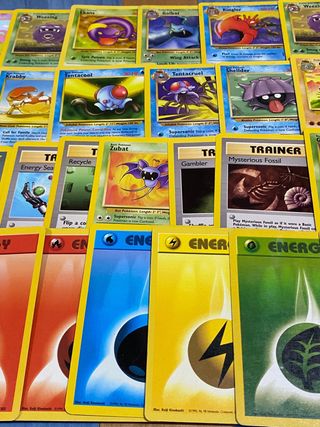 32 cartas pokémon FOSSIL inglés
