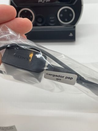 Consola Sony PSP Go + Base de Carga