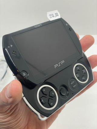 Consola Sony PSP Go + Base de Carga