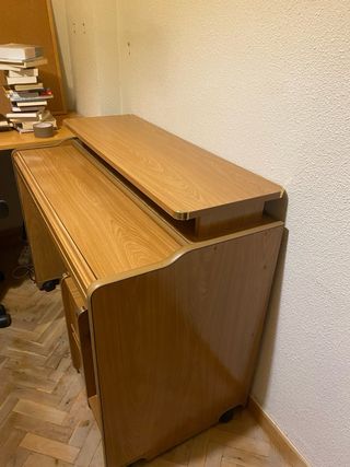 Escritorio madera con cajonera