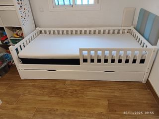 NEGOCIABLE  Cama infantil blanca con barrera