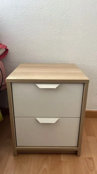 Mesita de noche Ikea Askvoll