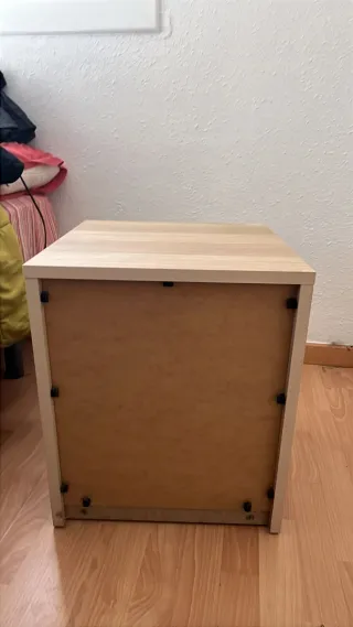 Mesita de noche Ikea Askvoll