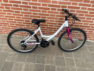 Bicicleta infantil/adolescente blanca y rosa