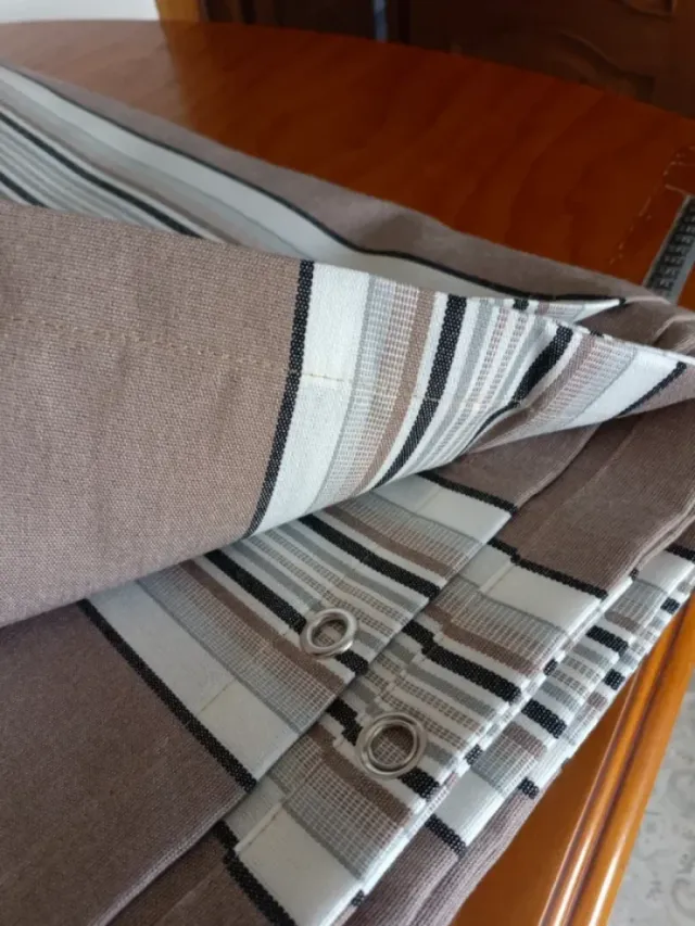 Lona de toldo con anillas