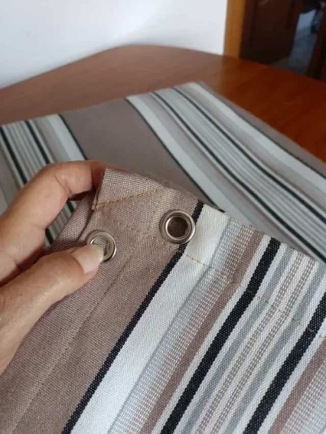 Lona de toldo con anillas