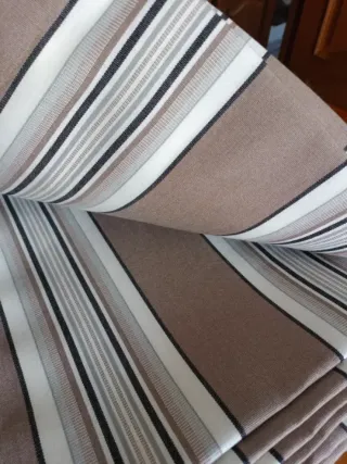 Lona de toldo con anillas