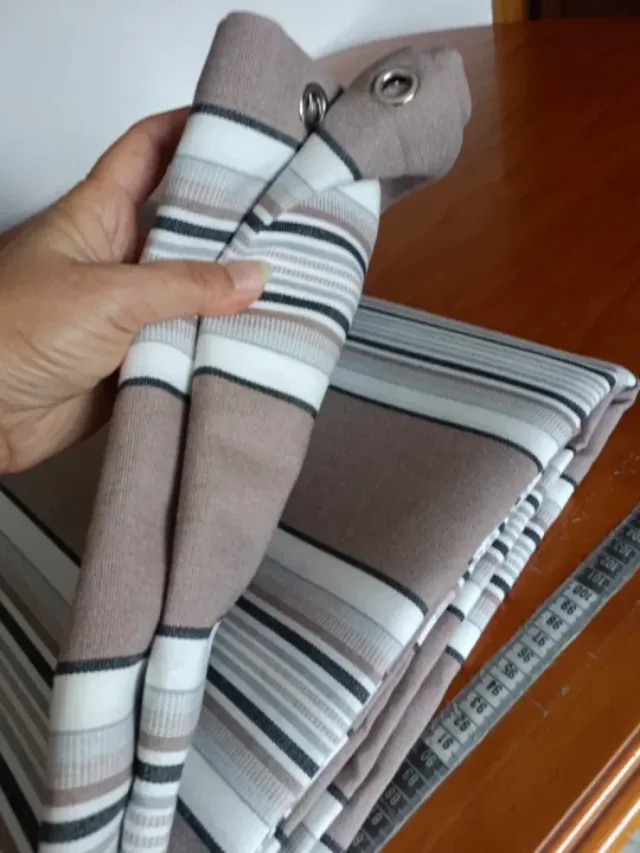 Lona de toldo con anillas