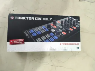 Controlador DJ Native Instruments Traktor Kontrol